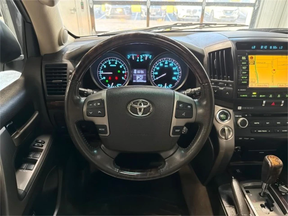2011 Toyota J200 Land Cruiser - Image 17 of 31