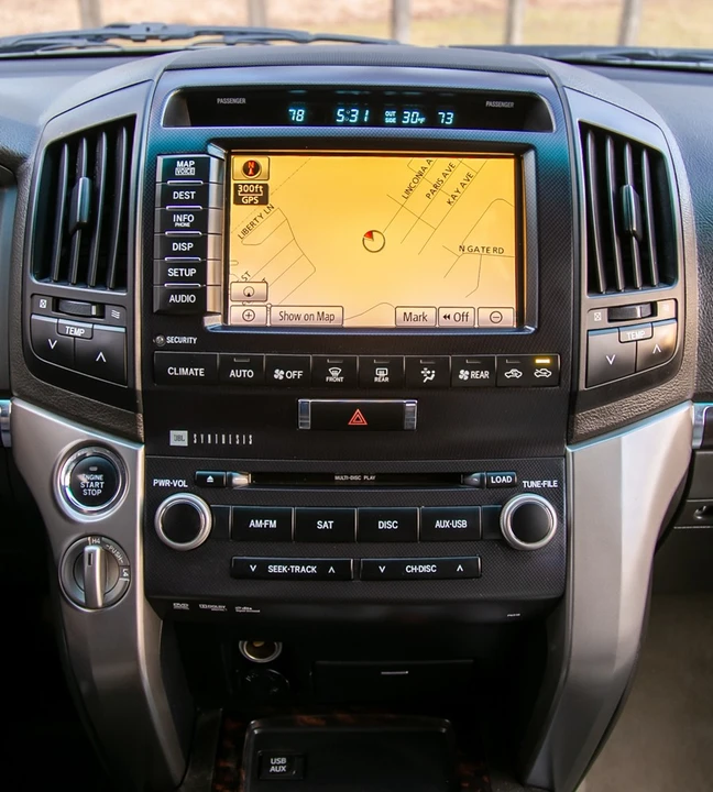 2011 Toyota J200 Land Cruiser - Image 16 of 19