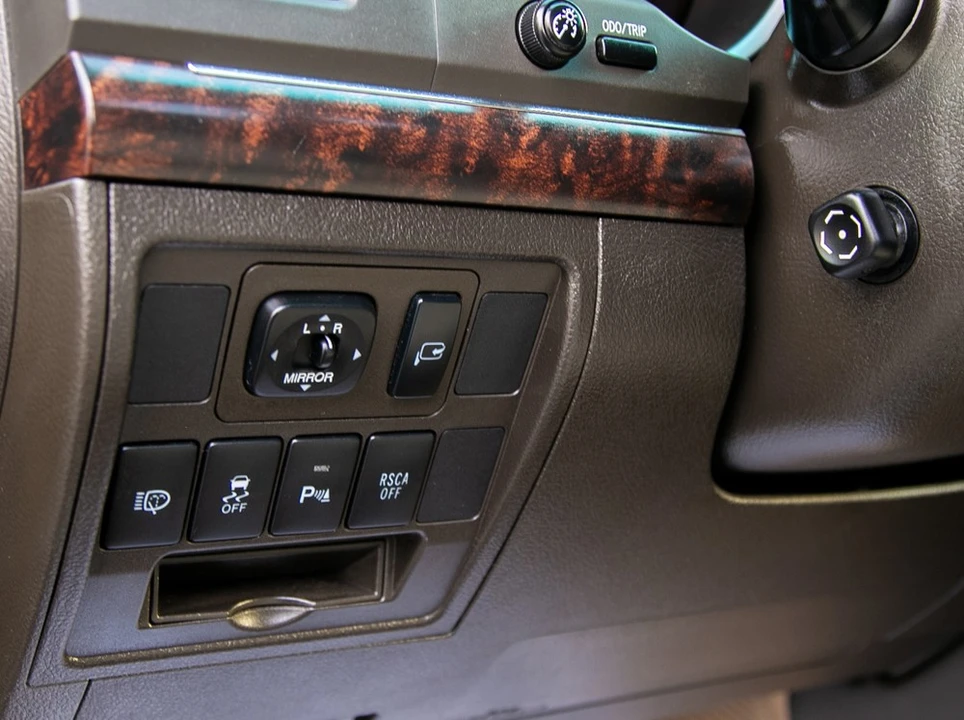 2011 Toyota J200 Land Cruiser - Image 15 of 19