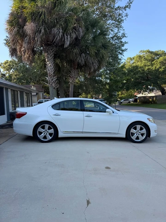 2011 Lexus LS 4th Gen - Image 6 of 9