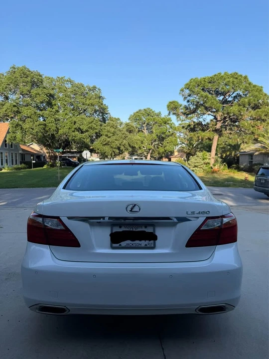2011 Lexus LS 4th Gen - Image 5 of 9