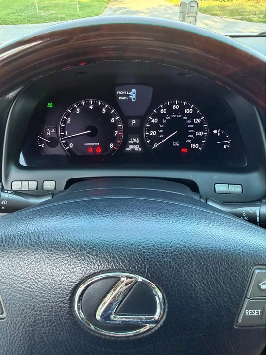 2011 Lexus LS 4th Gen - Image 7 of 9