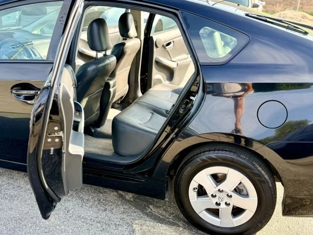 2011 Toyota Prius 3rd Gen - Image 16 of 21