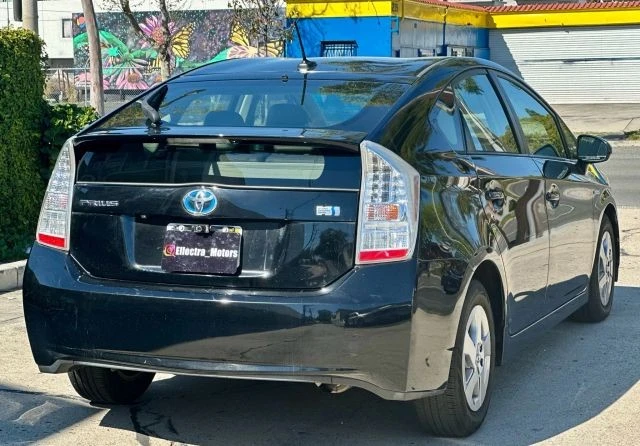 2011 Toyota Prius 3rd Gen - Image 11 of 21