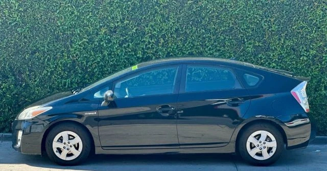 2011 Toyota Prius 3rd Gen - Image 6 of 21