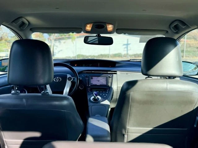 2011 Toyota Prius 3rd Gen - Image 12 of 21