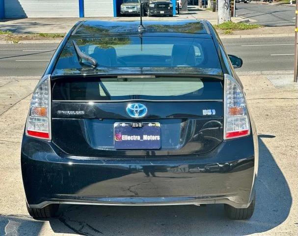 2011 Toyota Prius 3rd Gen - Image 4 of 21