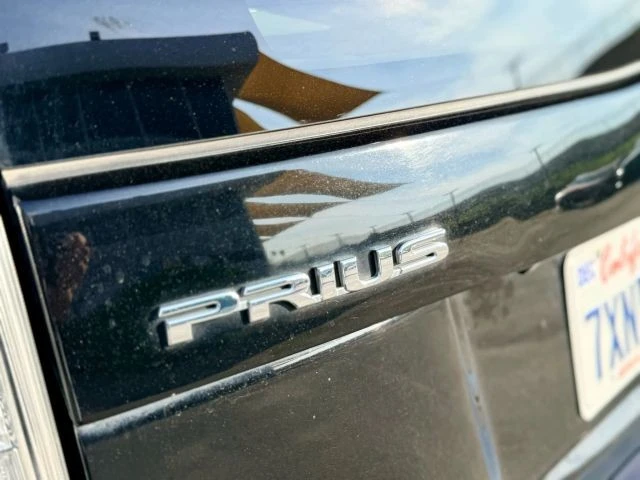 2011 Toyota Prius 3rd Gen - Image 14 of 21