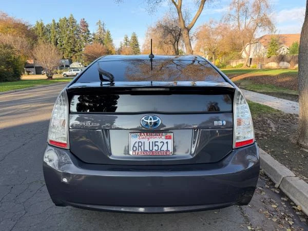 2011 Toyota Prius 3rd Gen - Image 5 of 18