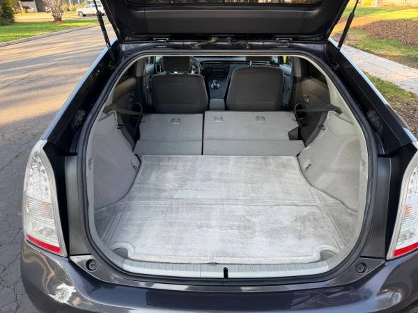 2011 Toyota Prius 3rd Gen - Image 17 of 18