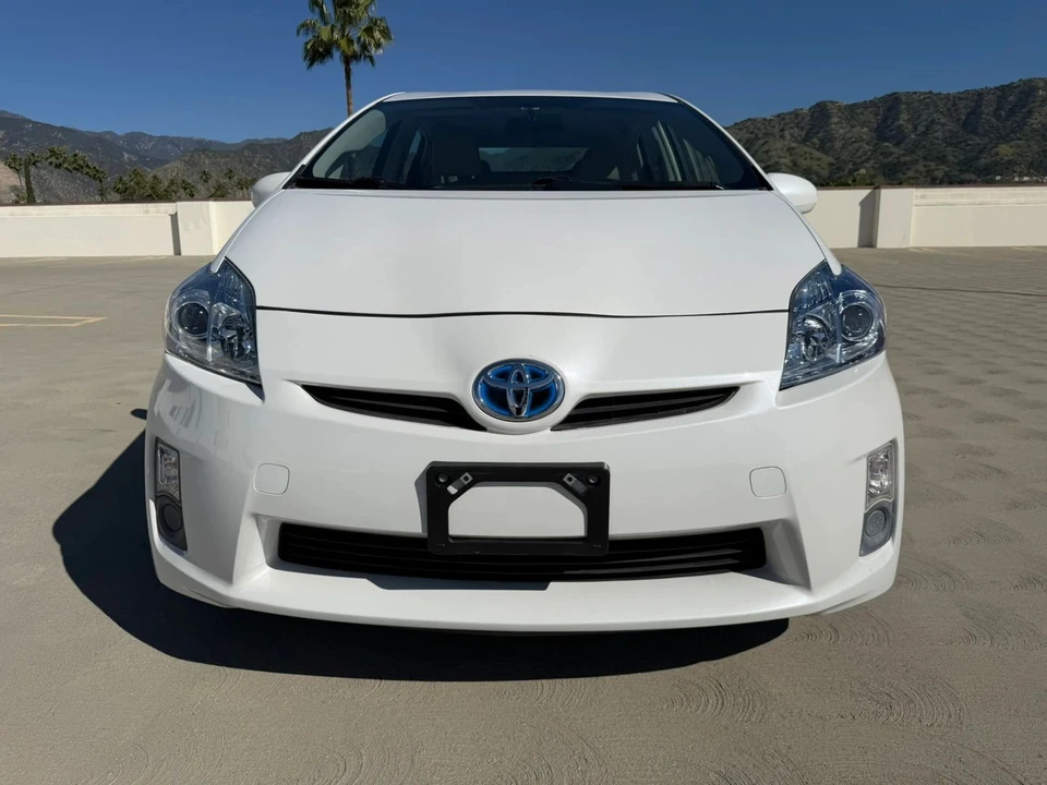 2011 Toyota Prius 3rd Gen - Image 8 of 21