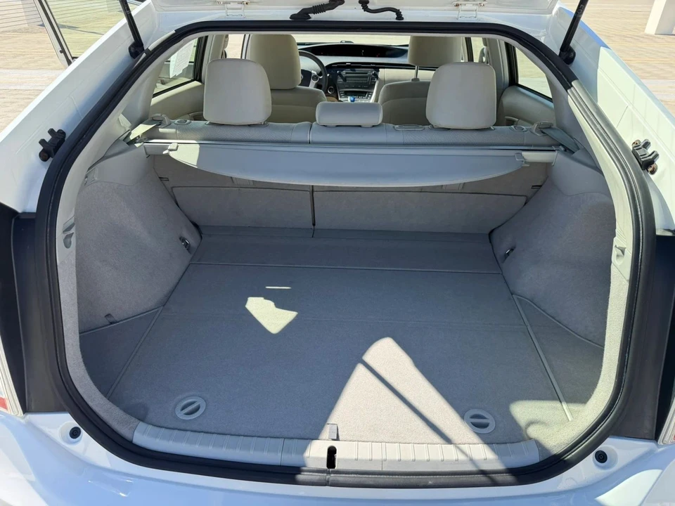 2011 Toyota Prius 3rd Gen - Image 17 of 21