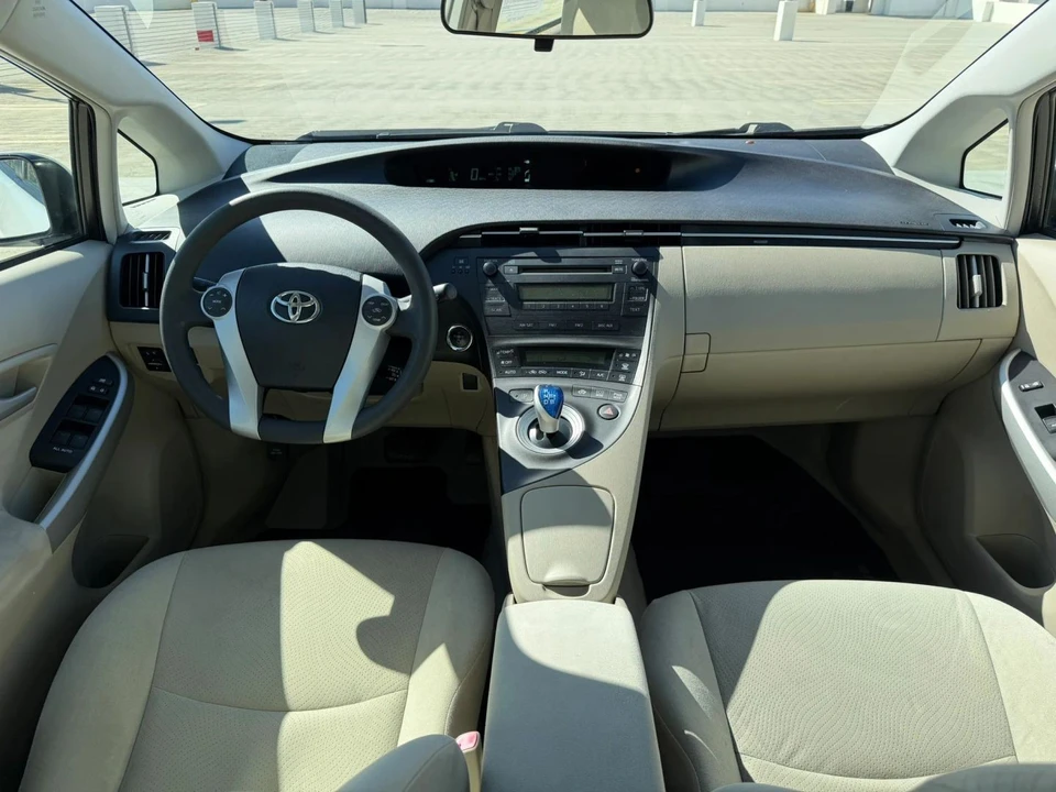 2011 Toyota Prius 3rd Gen - Image 12 of 21