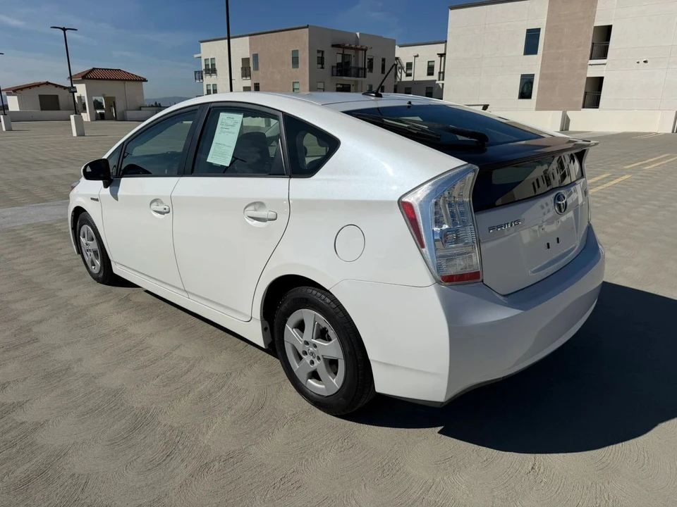 2011 Toyota Prius 3rd Gen - Image 3 of 21