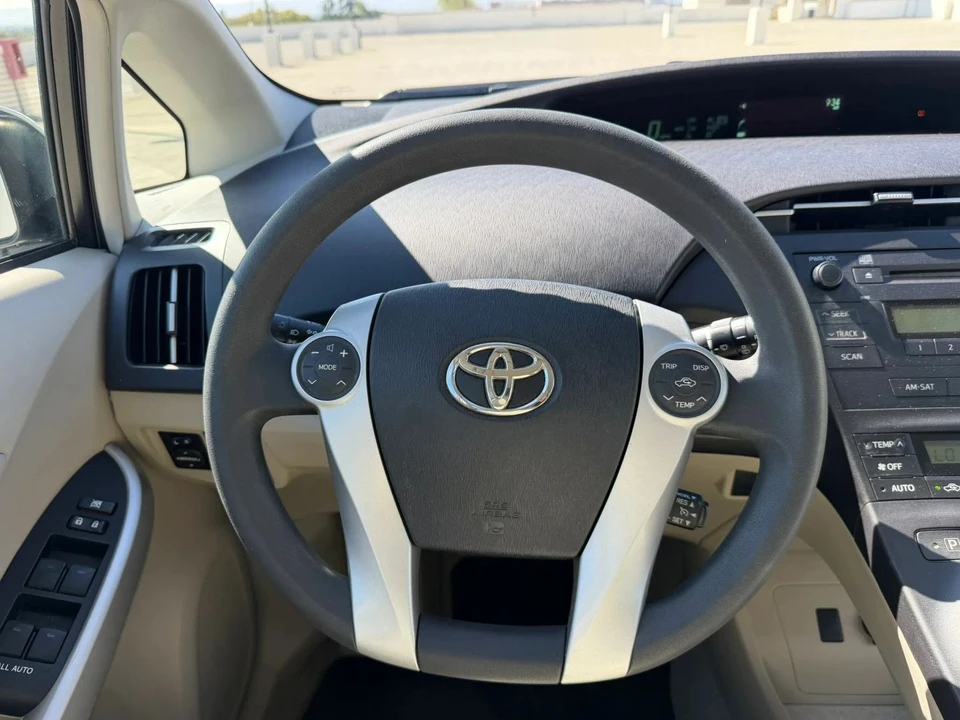 2011 Toyota Prius 3rd Gen - Image 14 of 21