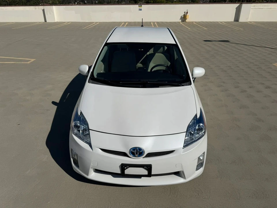 2011 Toyota Prius 3rd Gen - Image 9 of 21