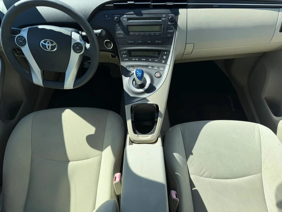 2011 Toyota Prius 3rd Gen - Image 16 of 21