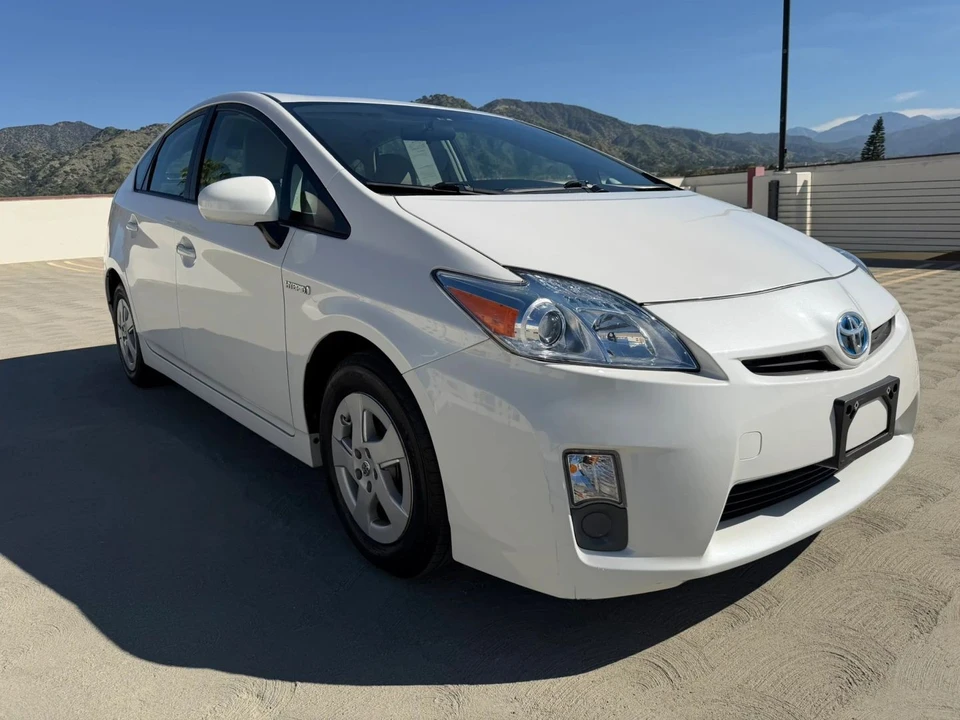 2011 Toyota Prius 3rd Gen - Image 7 of 21