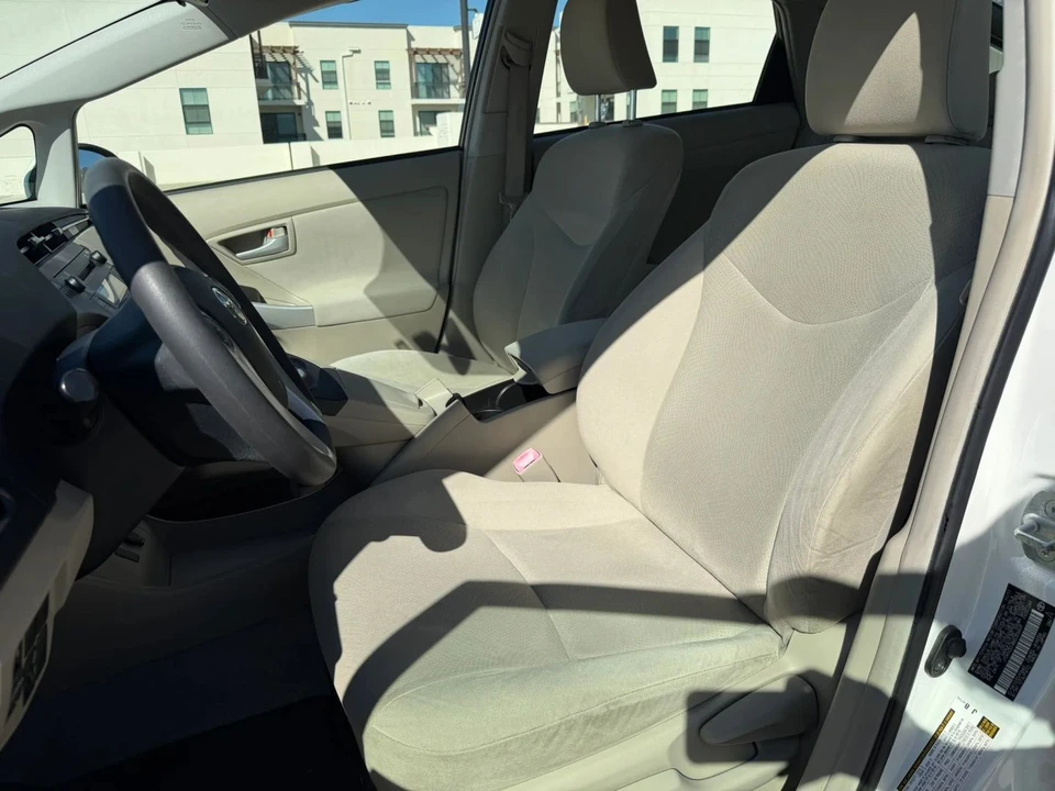 2011 Toyota Prius 3rd Gen - Image 10 of 21