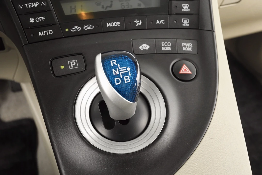 2011 Toyota Prius 3rd Gen - Image 16 of 21