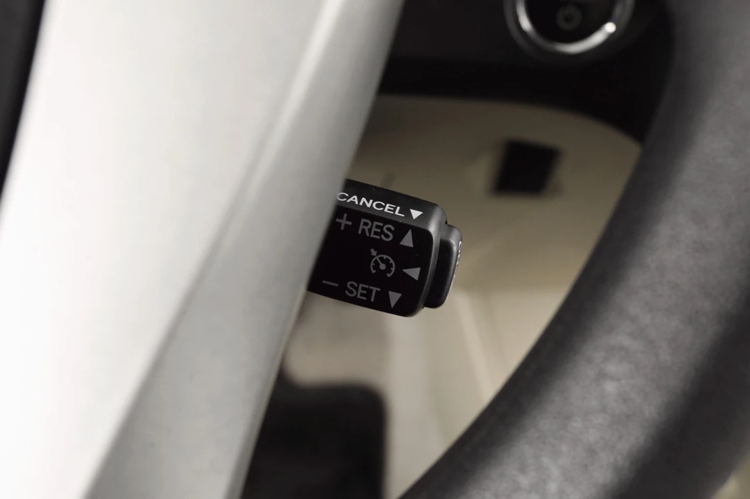2011 Toyota Prius 3rd Gen - Image 14 of 21