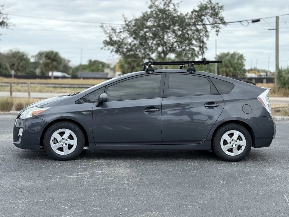 2011 Toyota Prius 3rd Gen - Image 5 of 17