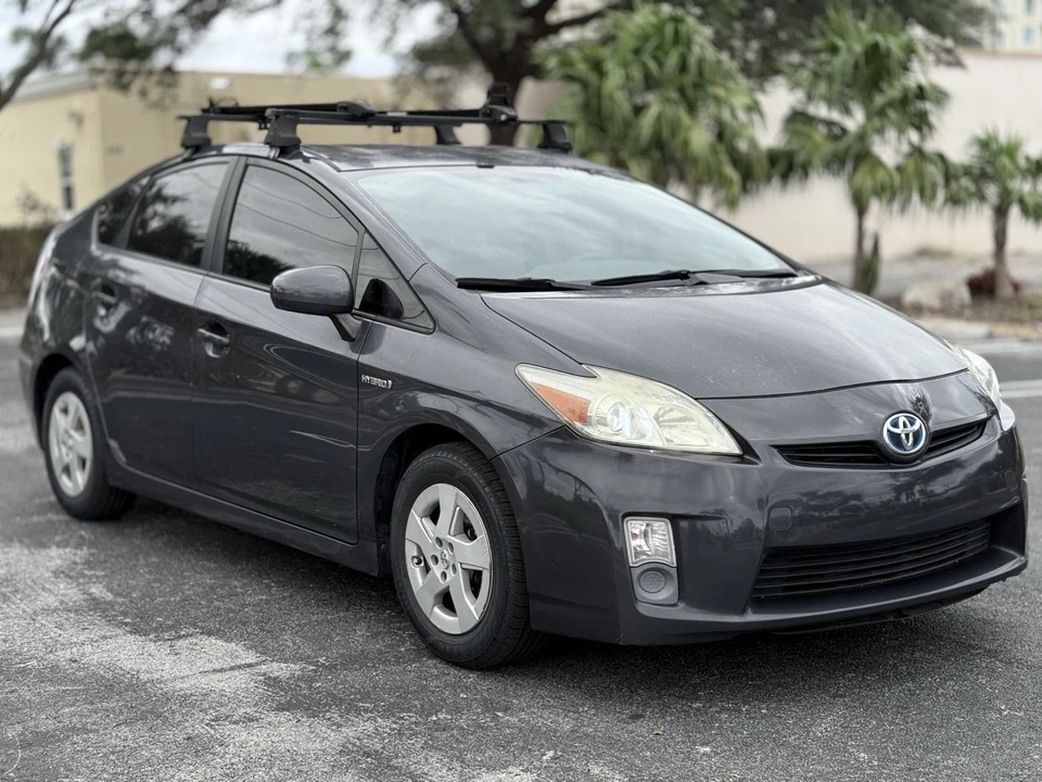 2011 Toyota Prius 3rd Gen - Image 3 of 17