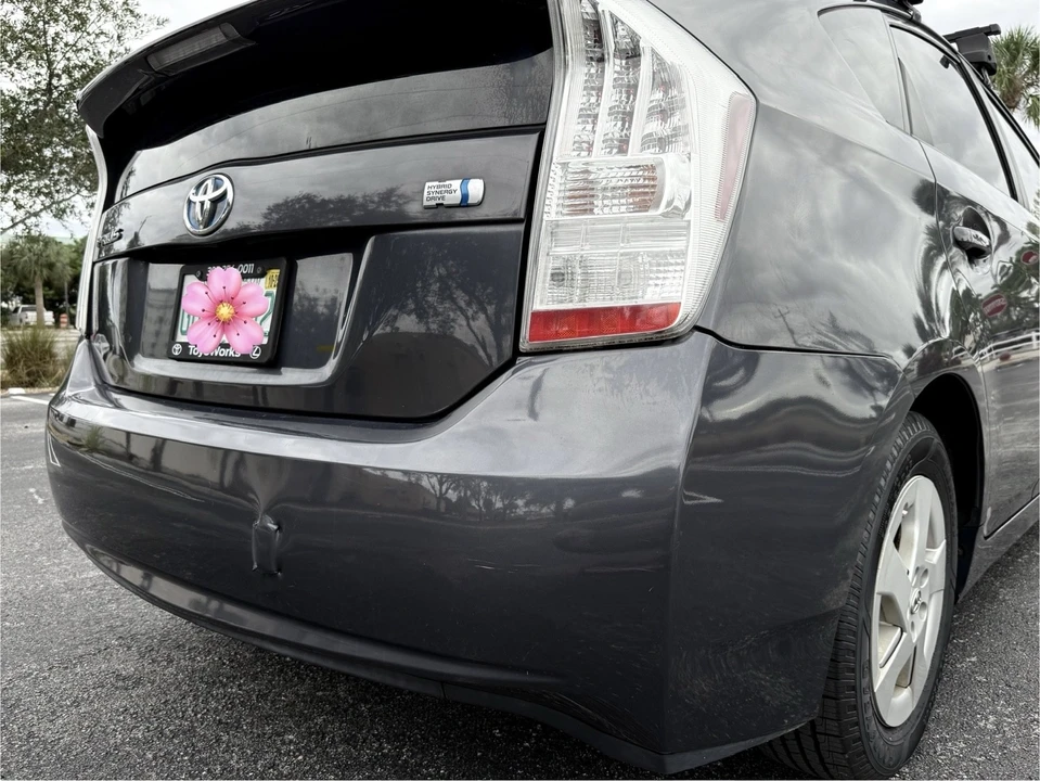 2011 Toyota Prius 3rd Gen - Image 8 of 17