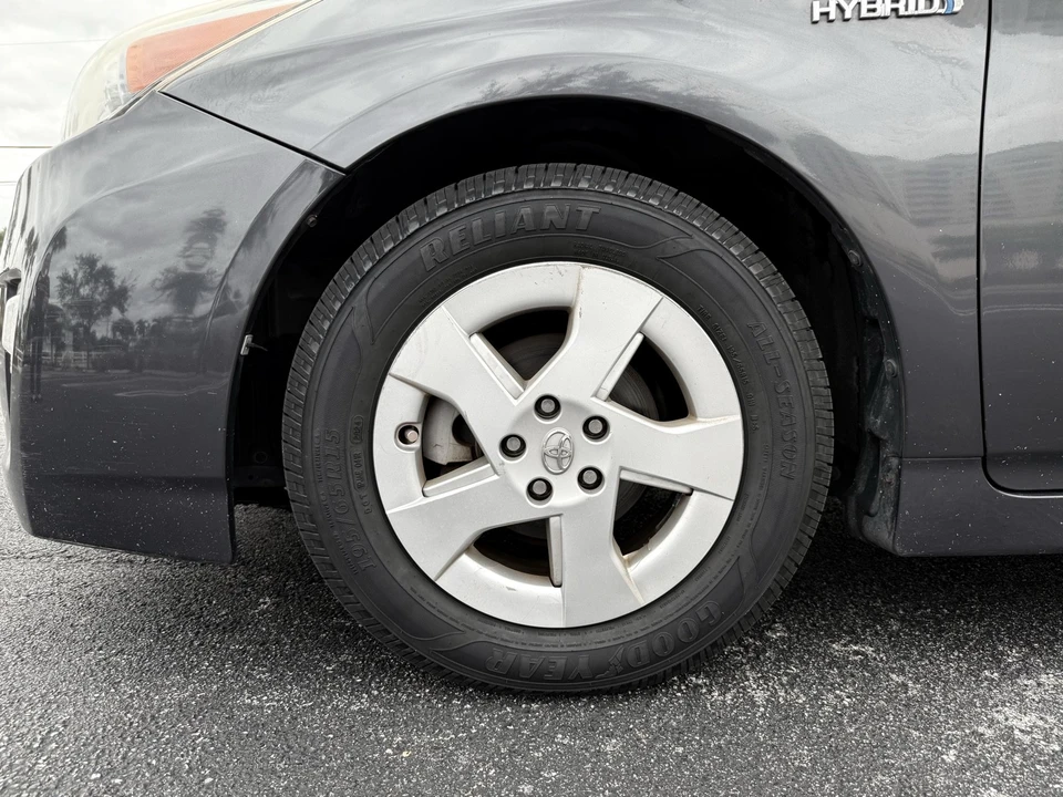 2011 Toyota Prius 3rd Gen - Image 10 of 17
