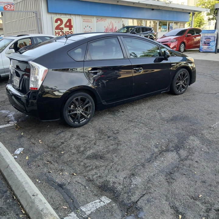 2011 Toyota Prius 3rd Gen - Image 3 of 20