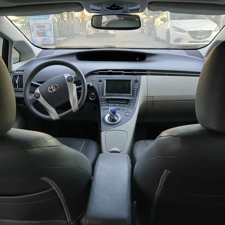 2011 Toyota Prius 3rd Gen - Image 13 of 20