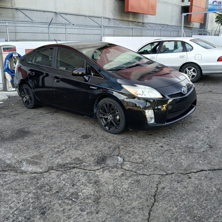 2011 Toyota Prius 3rd Gen - Image 4 of 20
