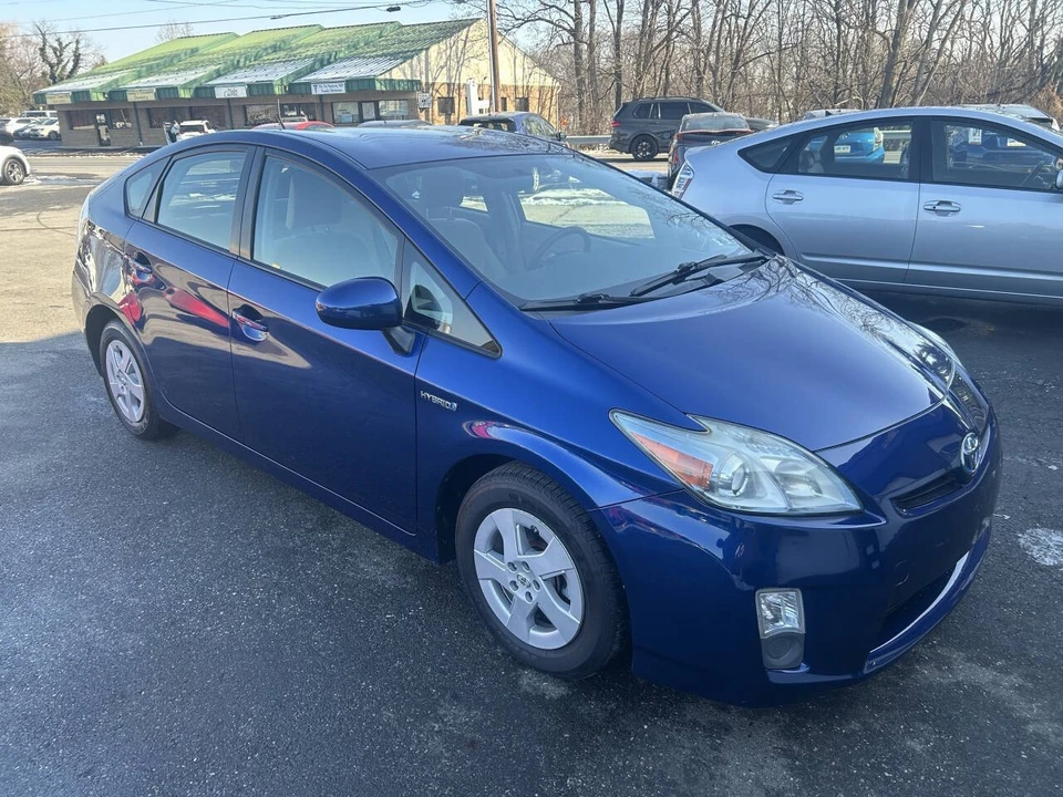 2011 Toyota Prius 3rd Gen - Image 3 of 21