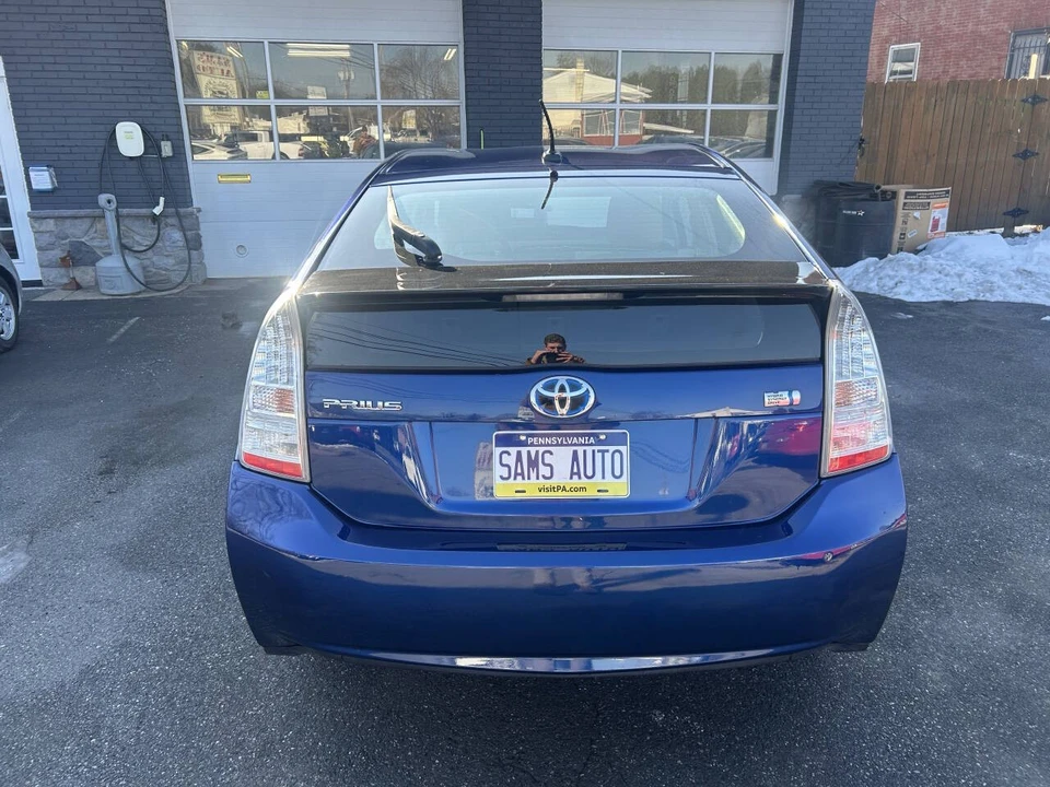 2011 Toyota Prius 3rd Gen - Image 6 of 21
