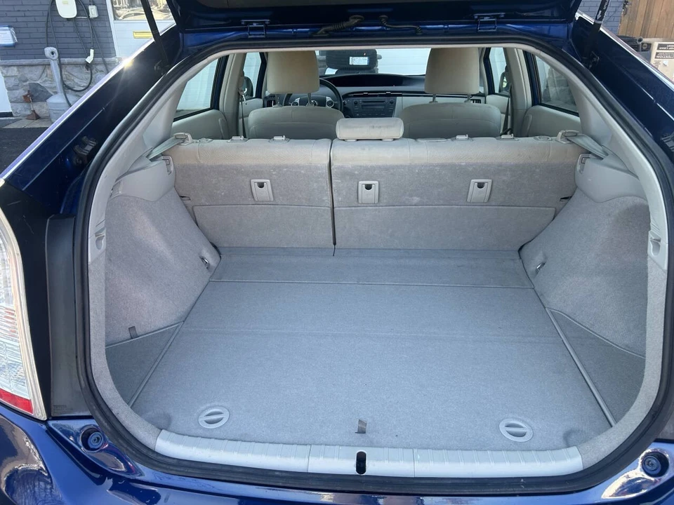 2011 Toyota Prius 3rd Gen - Image 9 of 21