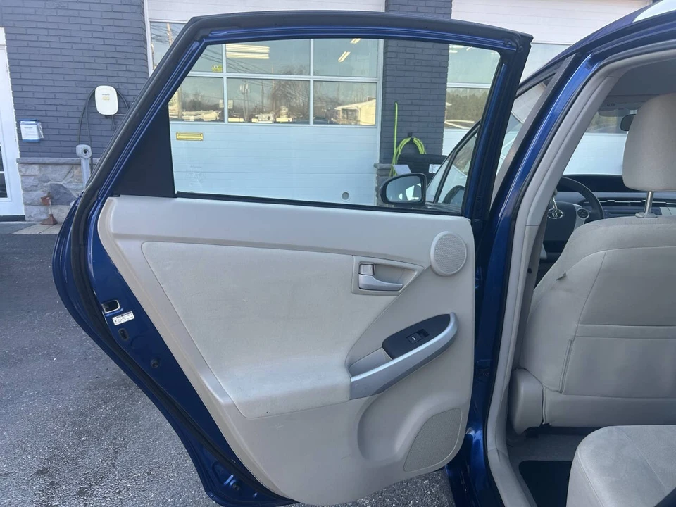 2011 Toyota Prius 3rd Gen - Image 14 of 21