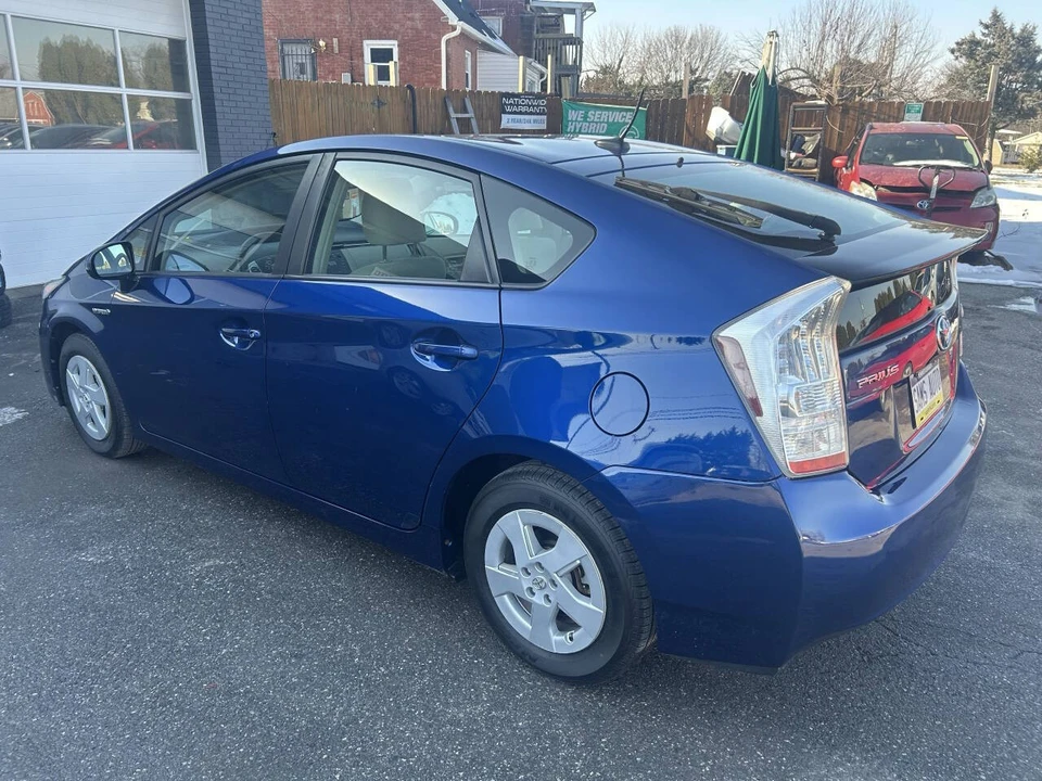 2011 Toyota Prius 3rd Gen - Image 7 of 21