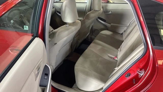 2011 Toyota Prius 3rd Gen - Image 6 of 7