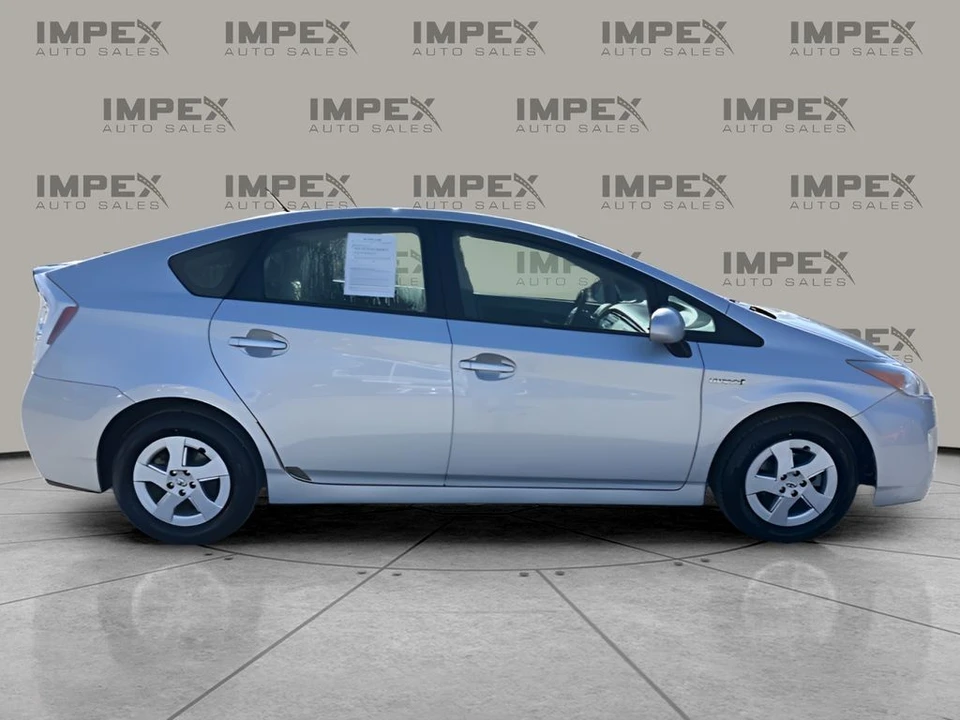 2011 Toyota Prius 3rd Gen - Image 6 of 12