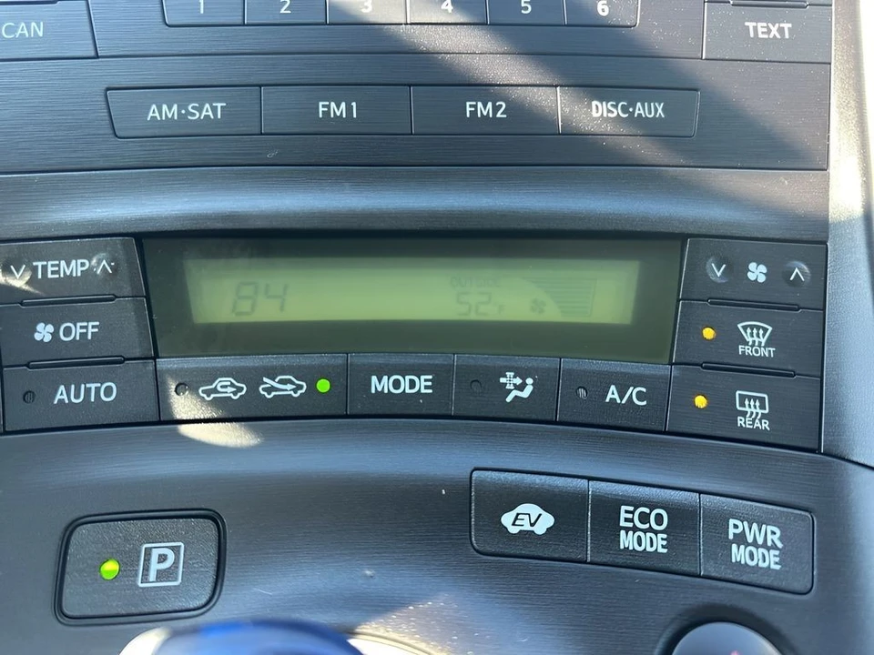2011 Toyota Prius 3rd Gen - Image 17 of 21