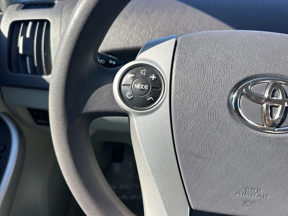 2011 Toyota Prius 3rd Gen - Image 13 of 21