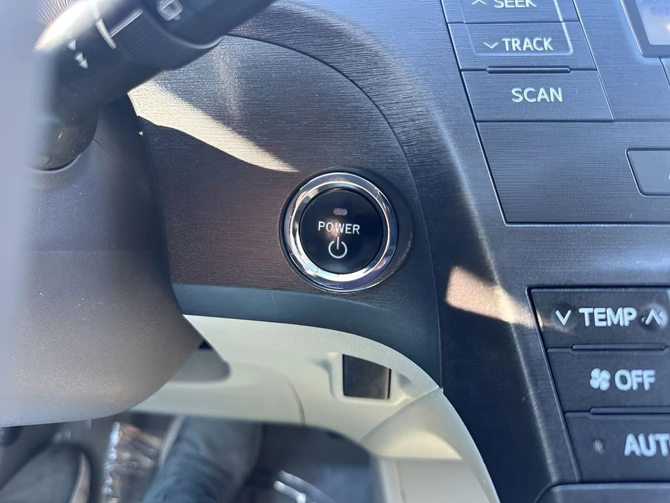 2011 Toyota Prius 3rd Gen - Image 18 of 21