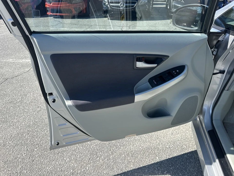 2011 Toyota Prius 3rd Gen - Image 21 of 21