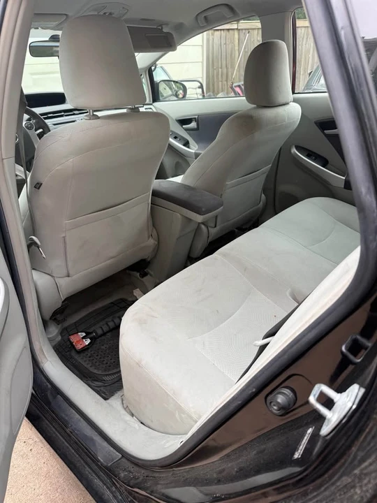 2011 Toyota Prius 3rd Gen - Image 4 of 4