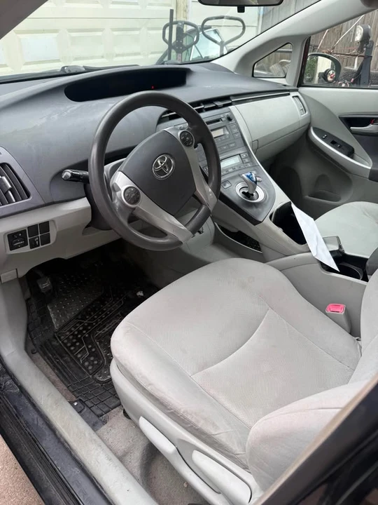 2011 Toyota Prius 3rd Gen - Image 2 of 4