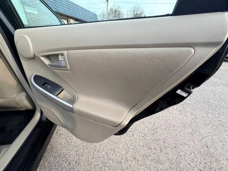 2011 Toyota Prius 3rd Gen - Image 9 of 12