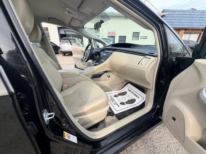 2011 Toyota Prius 3rd Gen - Image 8 of 12