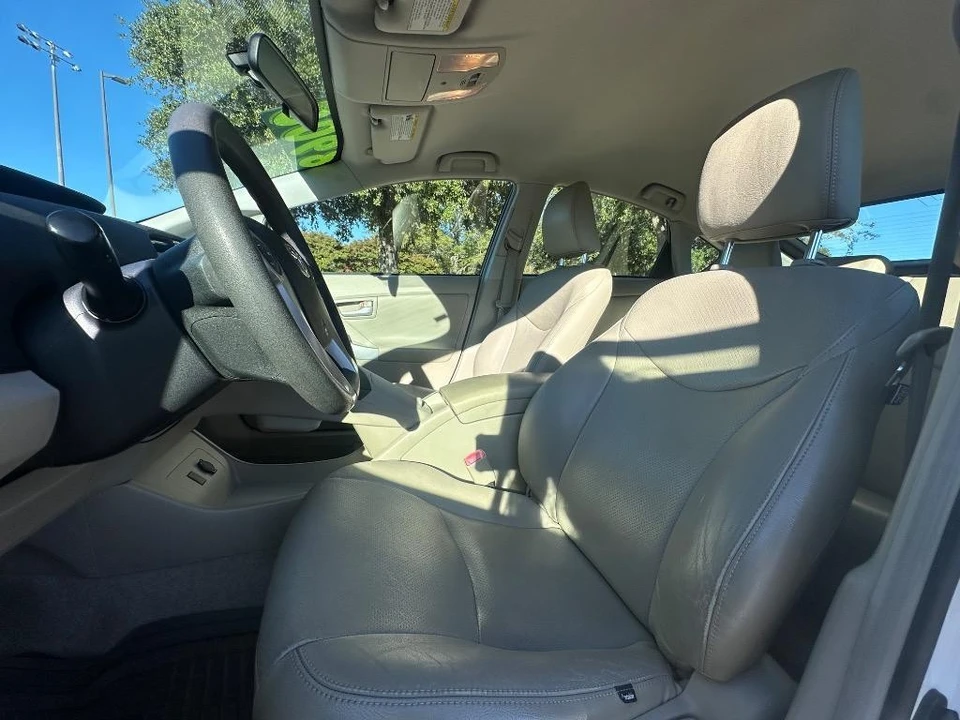 2011 Toyota Prius 3rd Gen - Image 6 of 21
