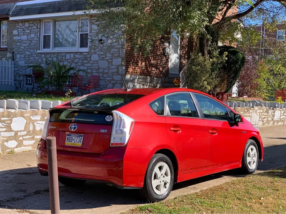 2011 Toyota Prius 3rd Gen - Image 4 of 10