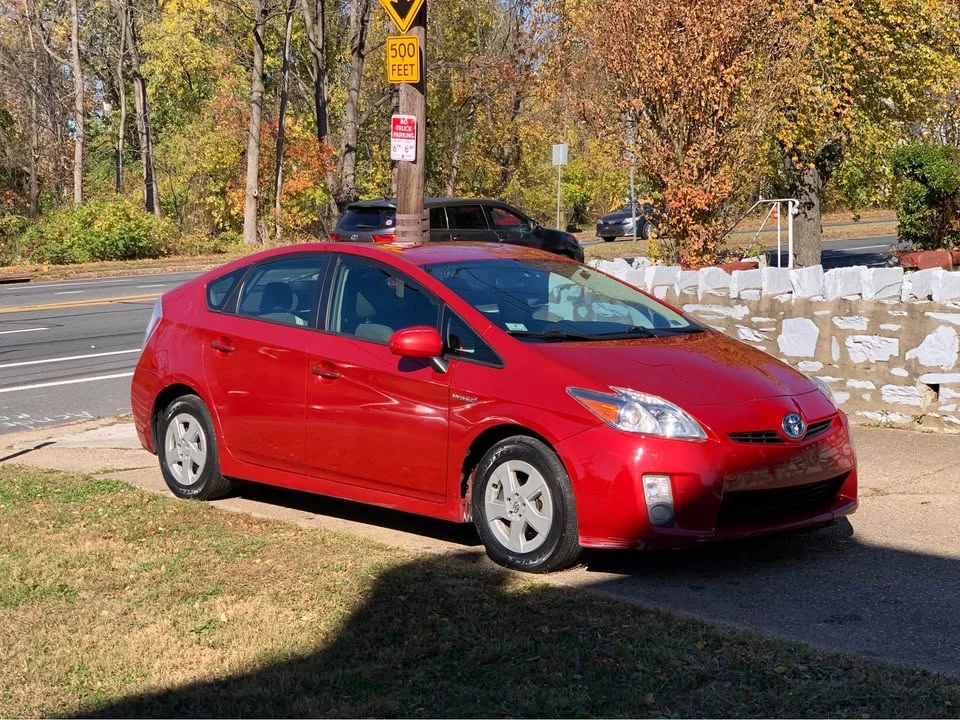 2011 Toyota Prius 3rd Gen - Image 3 of 10